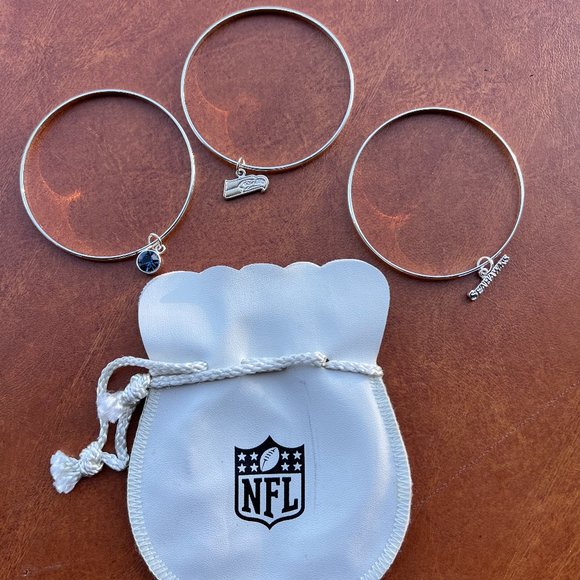 Lot of 3‎ Seattle Seahawks NFL Charm Bracelets Officially Licensed - Picture 1 of 6